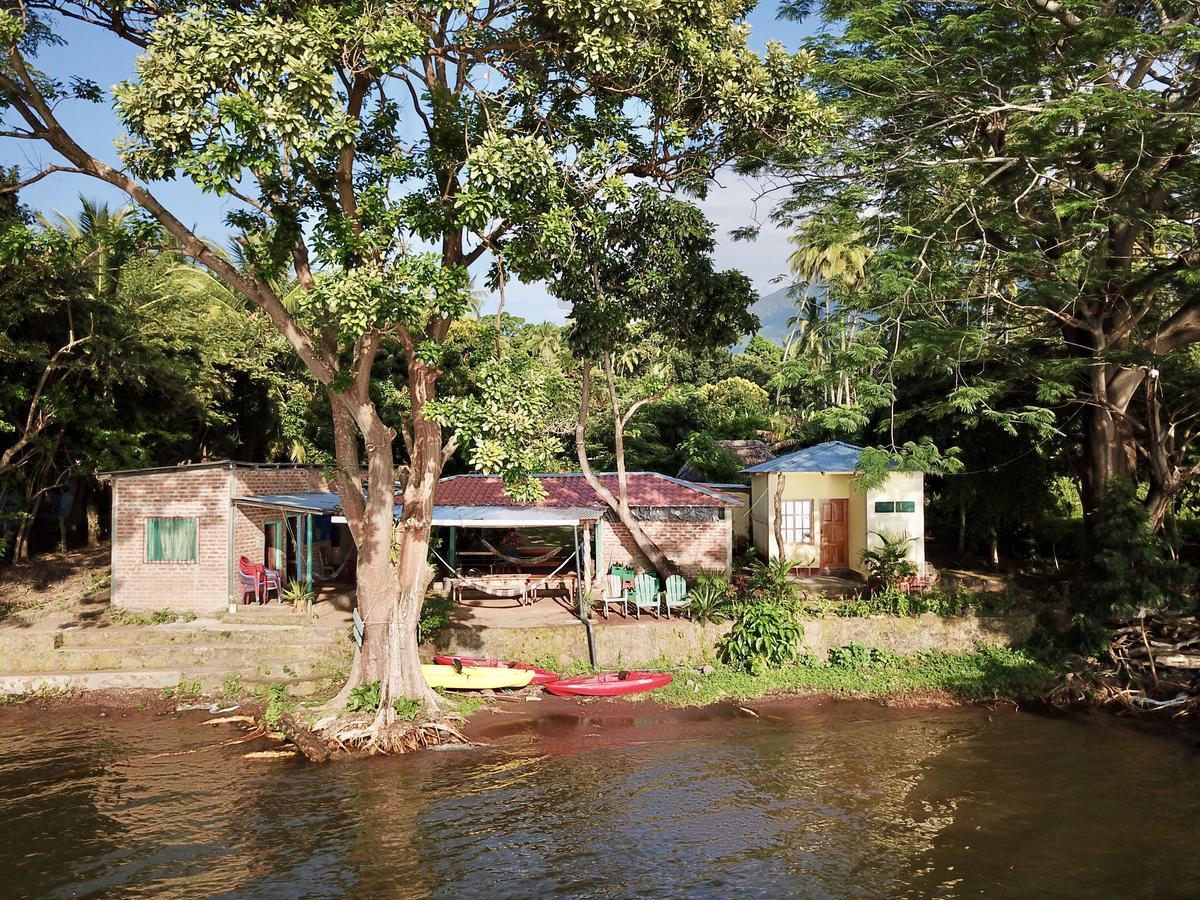 Hostel Los Chocoyos Merida Exterior photo